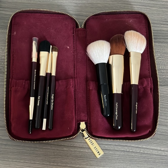 Bobbi Brown Makeup Brush Set - Picture 2 of 4
